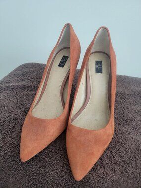 GILI SIZE 7 WOMEN'S SPIKED HEELS RUST COLOR